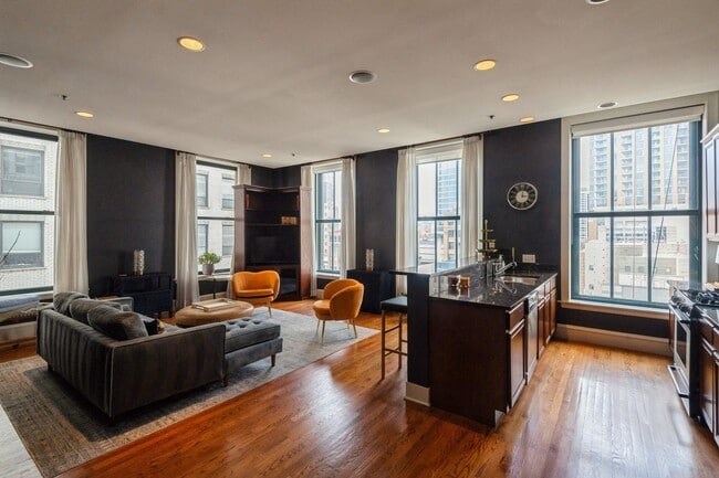 Building Photo - 888 S Michigan Ave