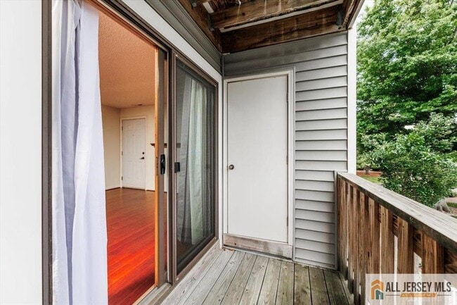 Building Photo - 2114 Ravens Crest Dr