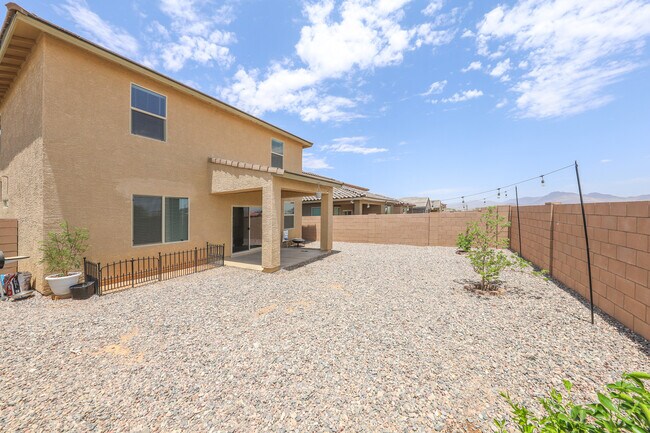 Building Photo - 7867 S Walnutview Dr