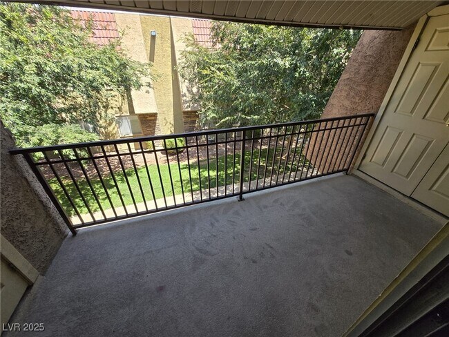 Building Photo - 5060 Indian River Dr
