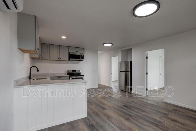 Building Photo - 509 E Quincy St