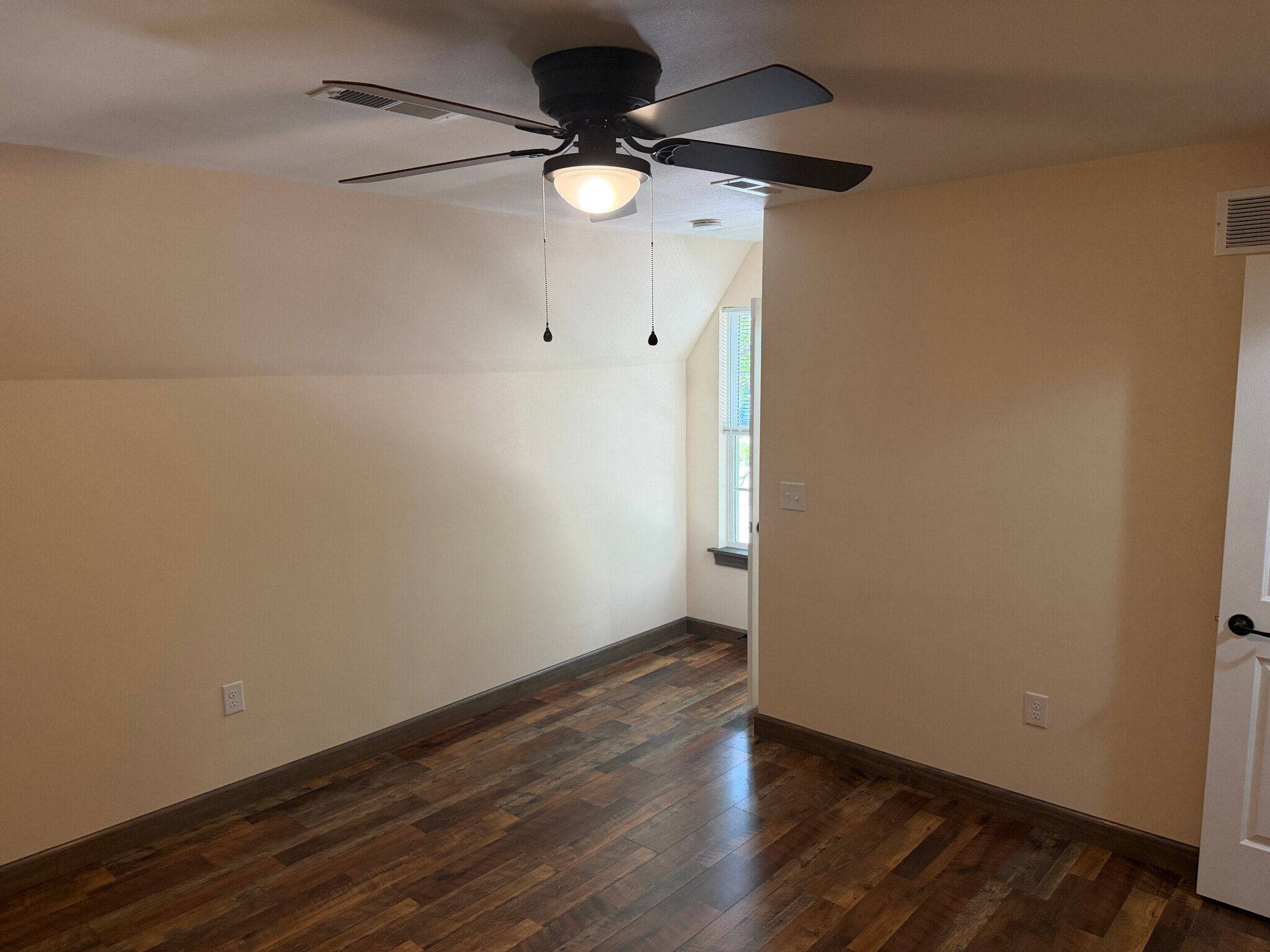 Building Photo - 526 Gillham St