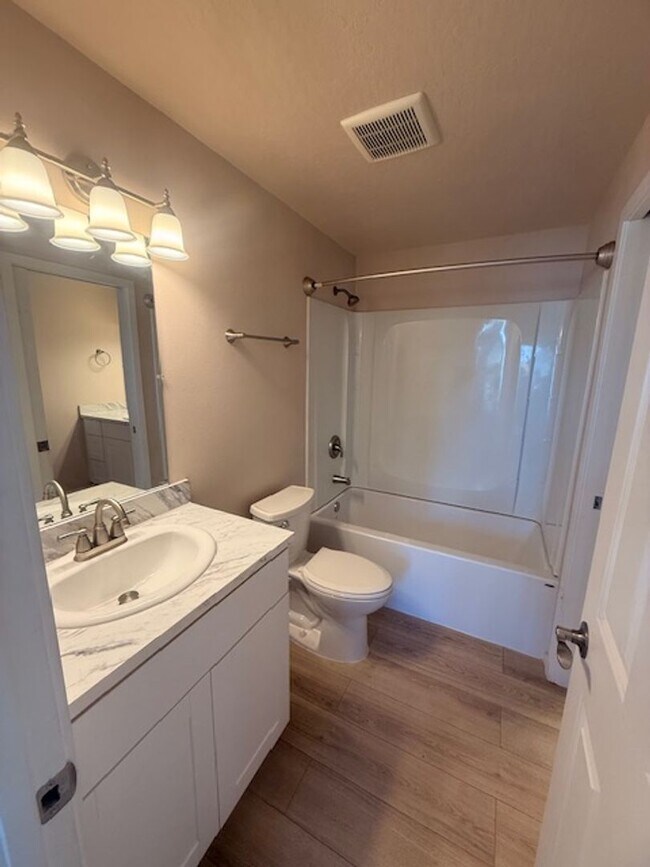 Building Photo - wilc04