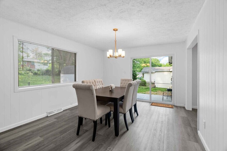 Building Photo - 2648 Garham Dr