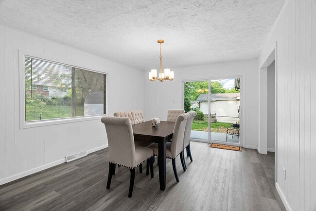 Building Photo - 2648 Garham Dr