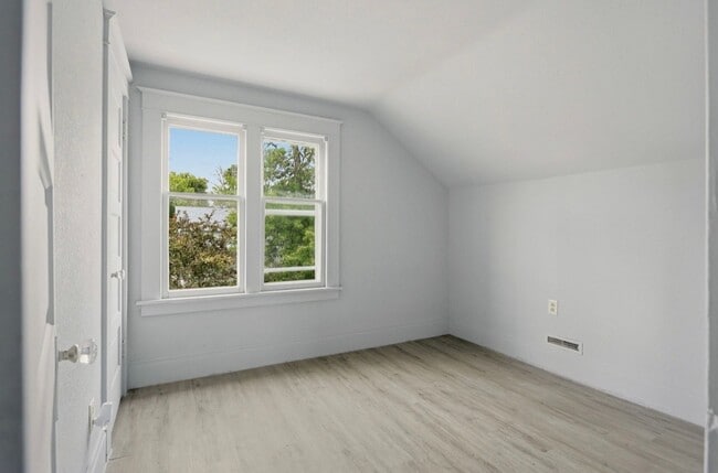 Building Photo - Updated 3BR Home – Renovated Kitchen & Detached Garage