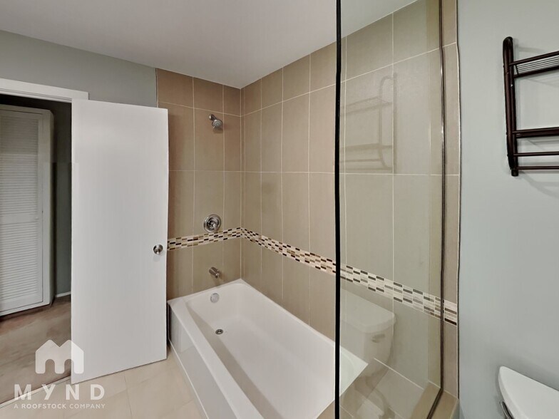 Building Photo - 4730 Sequoyah Rd