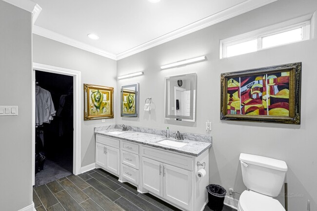 Building Photo - 4617 White Rock St