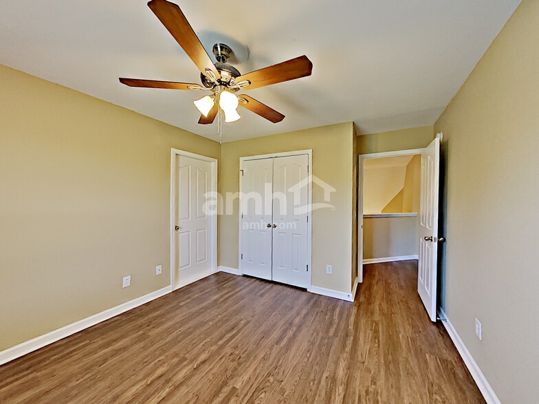 Building Photo - 5219 Cloister Dr