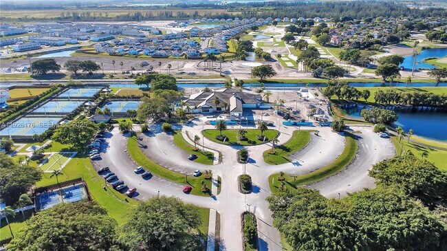 Building Photo - 2873 SE 24th Ct