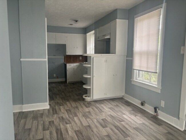 Building Photo - 4833 Churchill Dr