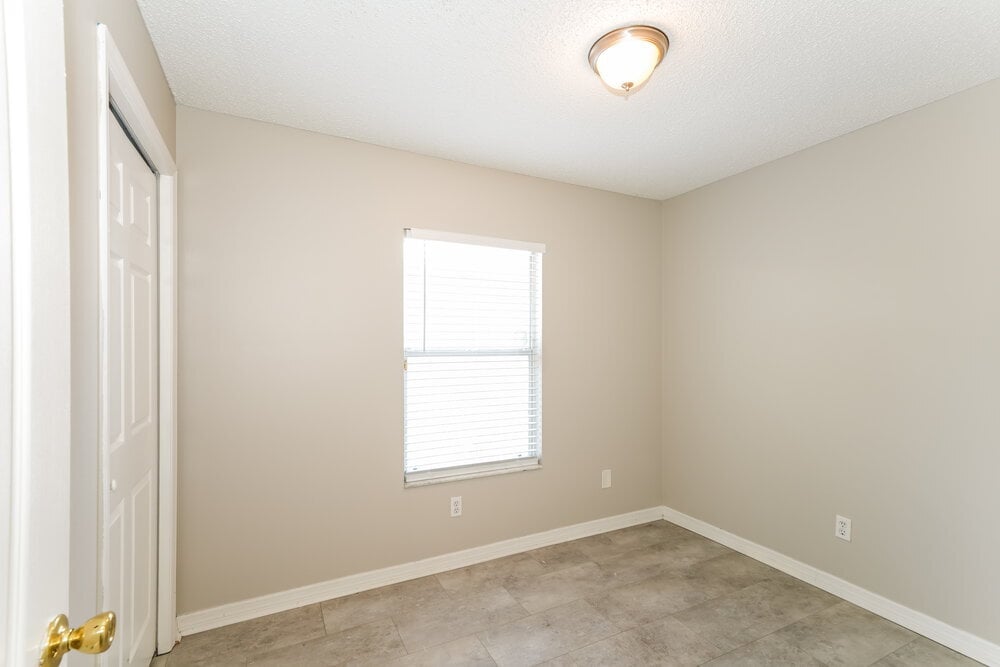 Building Photo - 4313 Longshore Dr