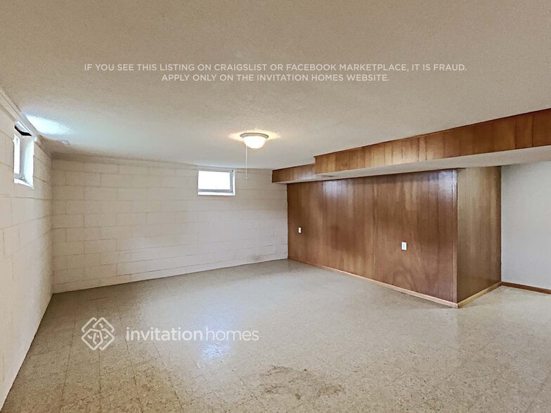 Building Photo - 3015 Dakota Ave S