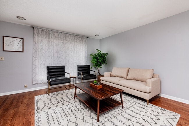 Living Room - 4329 Chateau de Ville Dr