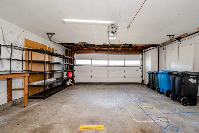 Building Photo - 1034 Shoal Dr