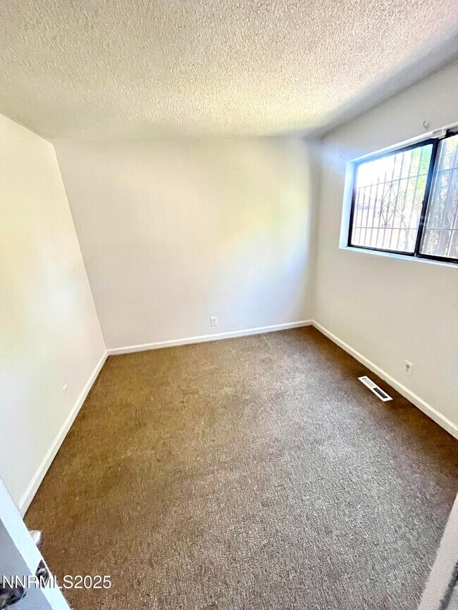 Building Photo - 1695 Trabert Way