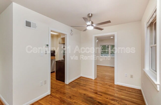 Building Photo - 2032 Arlington Ter