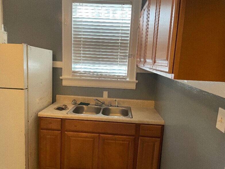 Building Photo - 438 Earl Pl