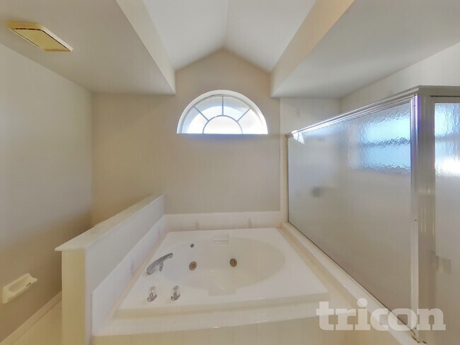 Building Photo - 14638 Coronado Dr