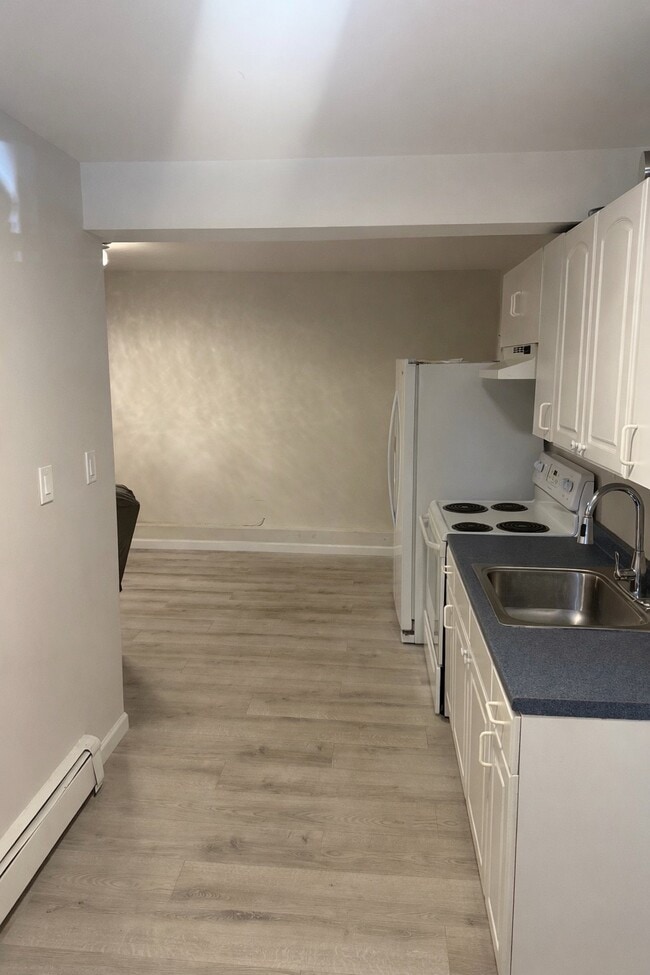 Building Photo - 4 Brenda Ln