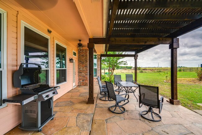 Building Photo - 2045 Weston Rd