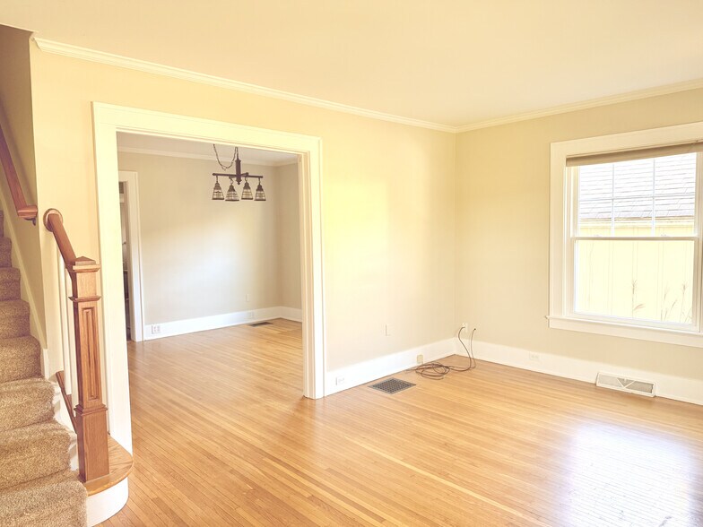 Building Photo - 91 Lacy St