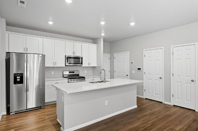 Building Photo - Stunning 3-Bed Townhome in Northglenn w/ 2...