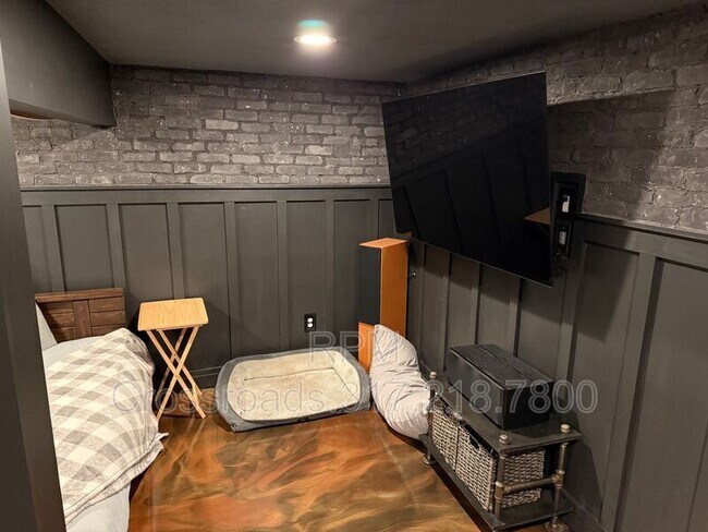 Building Photo - 1217 Hoyt Ave