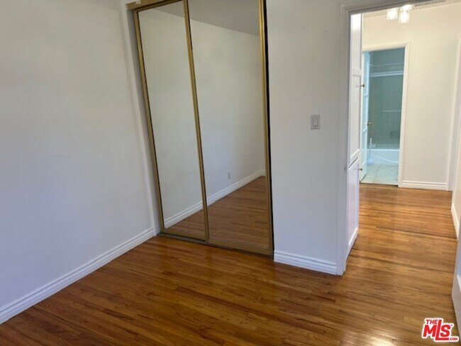 Building Photo - 5368 Crebs Ave