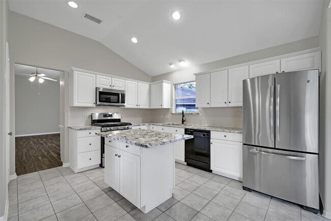 Building Photo - 38 Tivoli Garden Ct