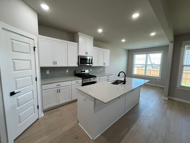 Building Photo - Great 4 bedroom New Construction!