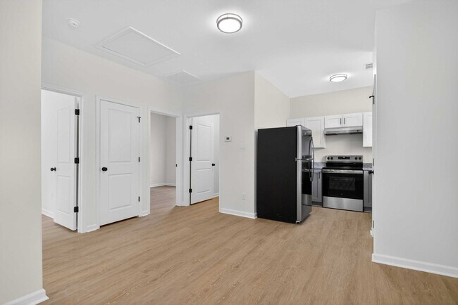 Building Photo - 2015-2017 Scotty Ct