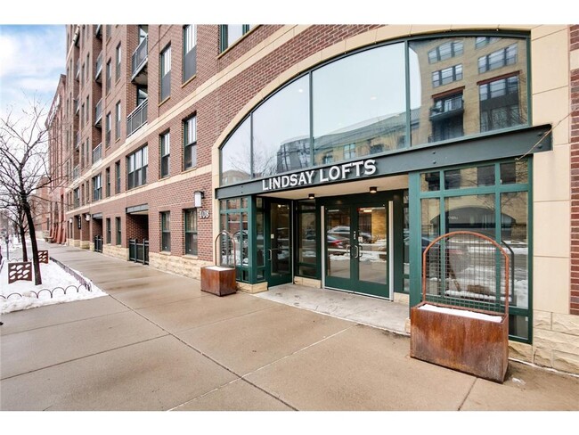 Building Photo - 408 N 1st St