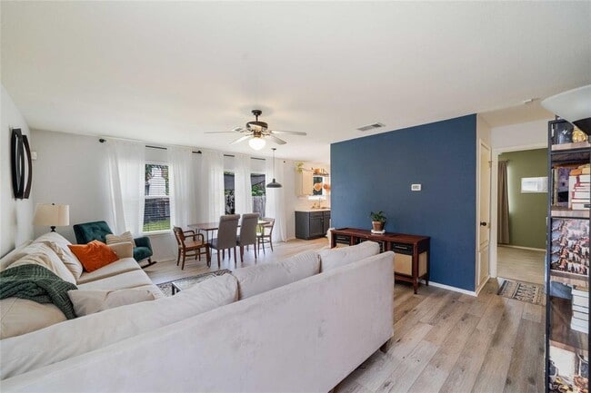 Building Photo - 5232 Hutchinson Dr