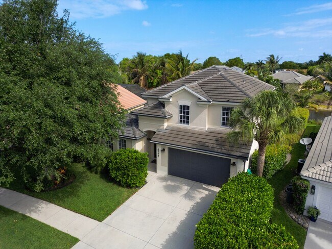 Building Photo - Autumn Woods annual rental in North Naples!