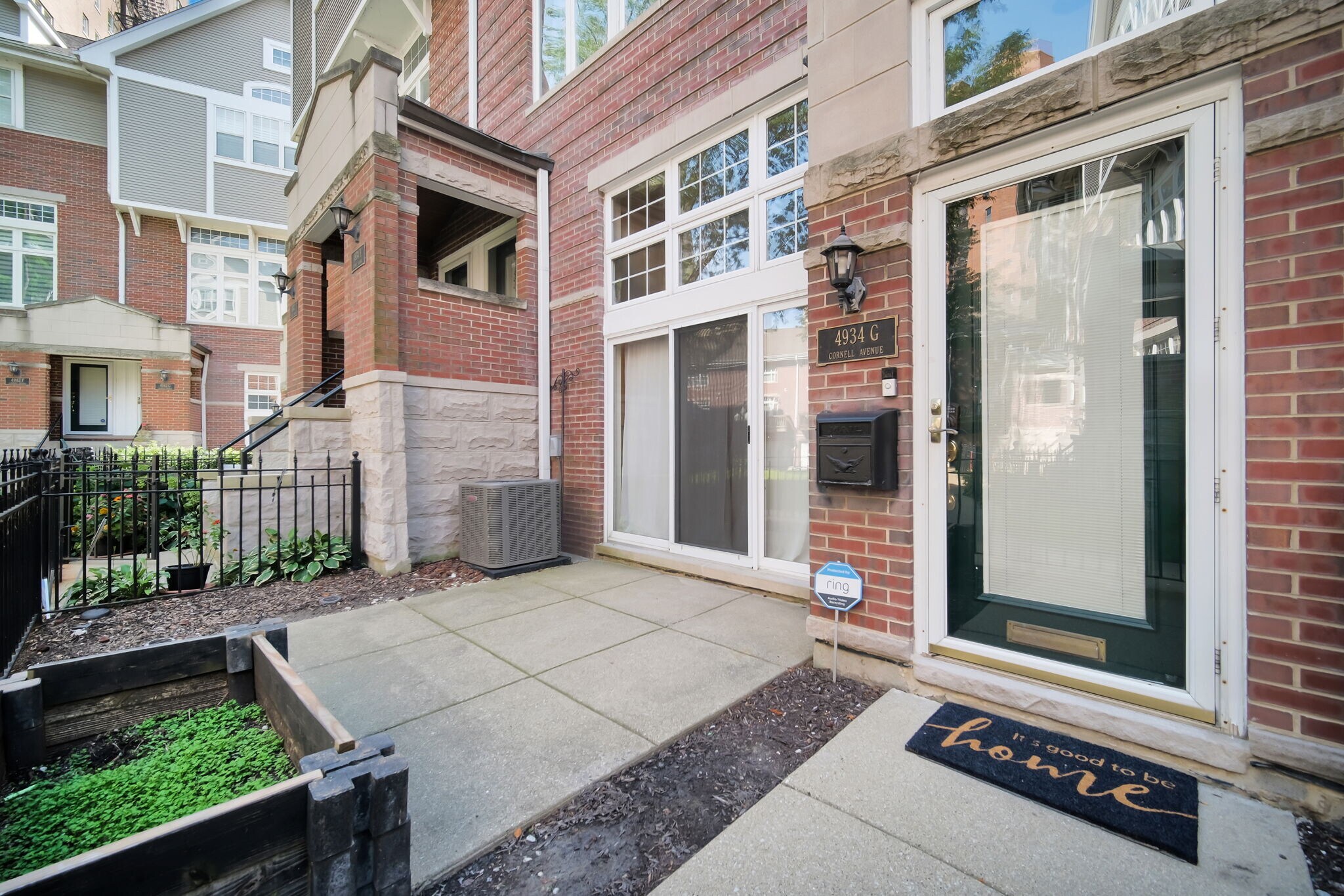 Building Photo - 4934 S Cornell Ave