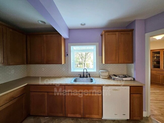 Building Photo - 7855 N Wabash Ave