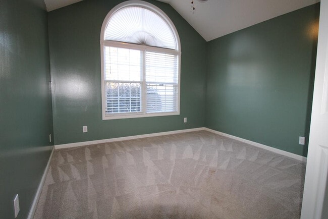 Building Photo - 280 Trillium Ln