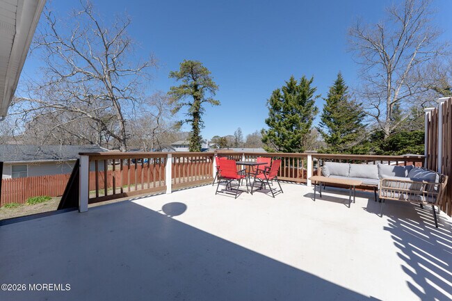 Building Photo - 406 Lawrence Dr