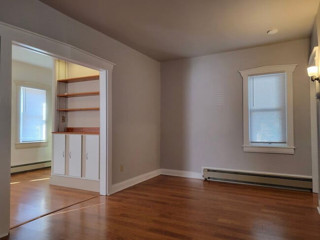 Building Photo - 271 W Main St