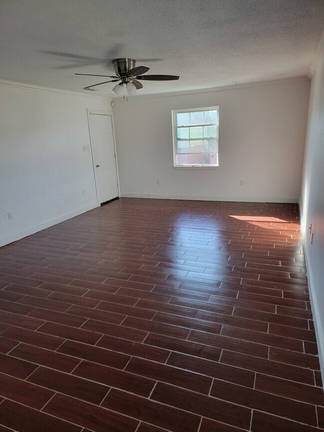 Building Photo - 1802 Jo Ann Pl