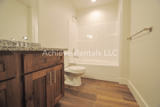 Building Photo - Conveniently Located North Logan Village Townhome | Near Utah State and Hospitals