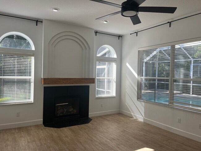 Building Photo - 1220 Hampstead Ln