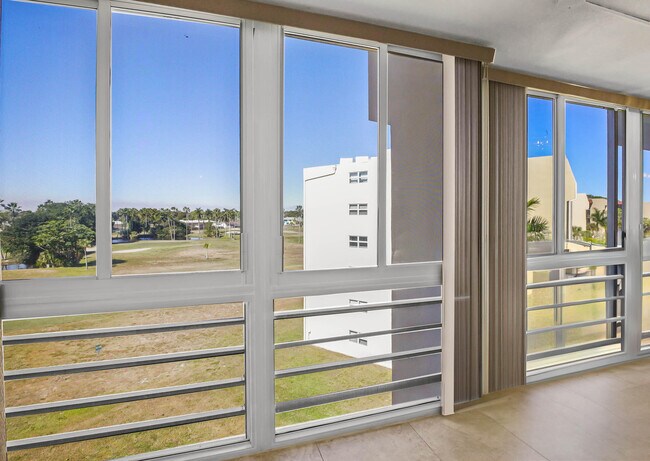 Building Photo - 3951 Via Poinciana