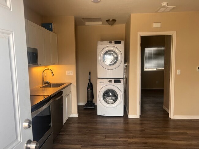 Building Photo - 100 S 13th Street