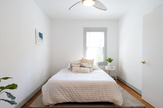 Interior Photo - 2008-2012 S. Strongs Dr