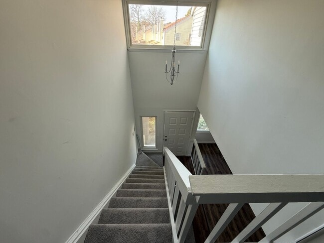 Building Photo - Townhouse For Rent in Virginia Beach