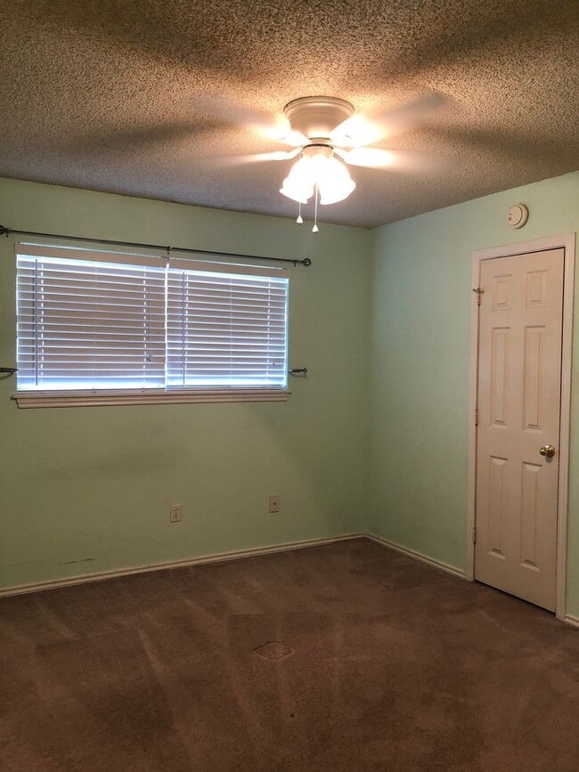 Building Photo - Available April!