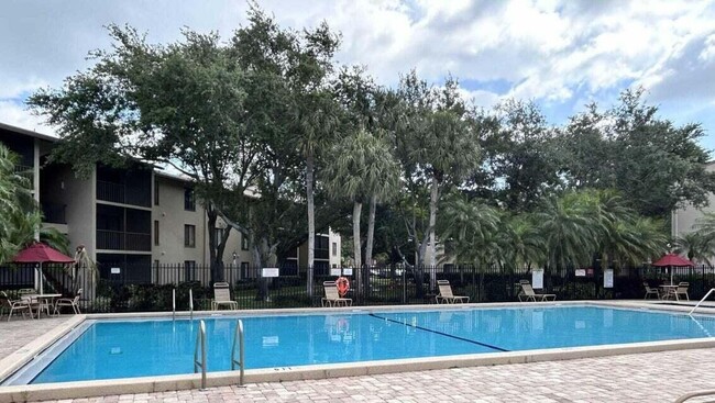 Building Photo - 203 Foxtail Dr