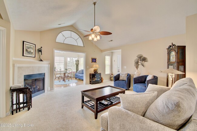 Building Photo - 9097 Royal Oak Ln